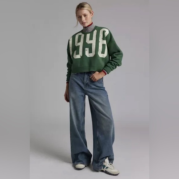 Urban Outfitters Tops - Urban Outfitters 1998 Graphic Cropped Crew Neck Pullover